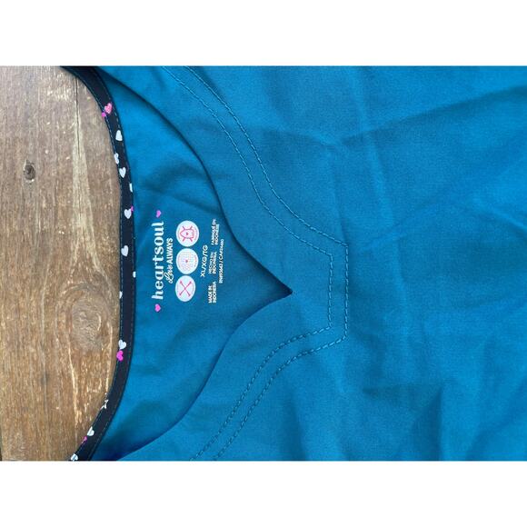 Heart and Soul womens xl scrubs top - Picture 3 of 3